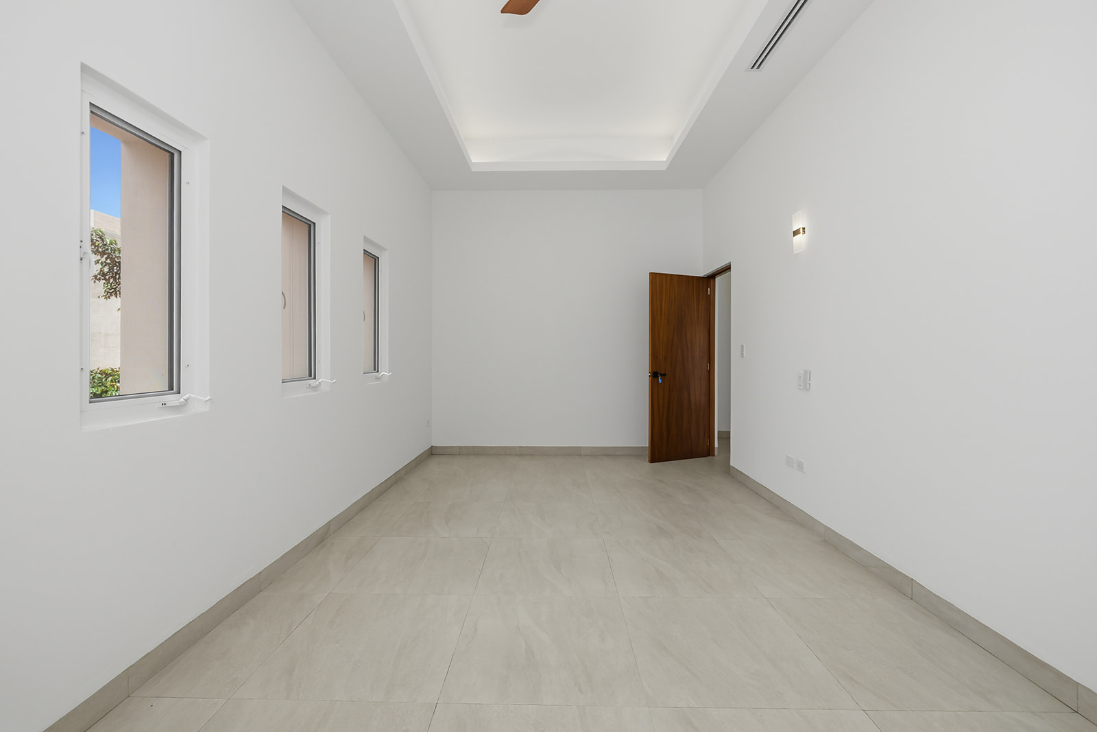 LOT 14 — vista 4