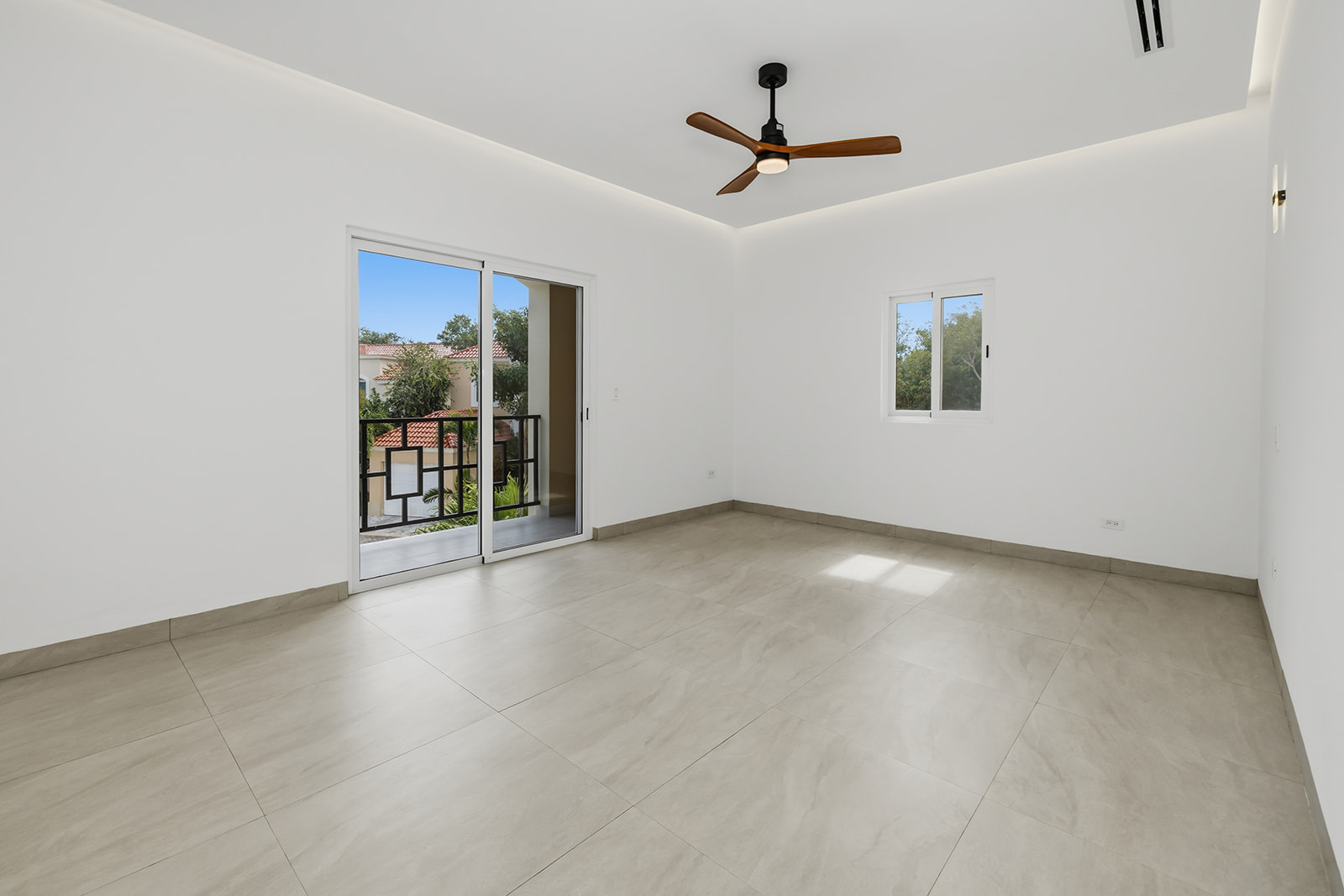 LOT 14 — vista 2