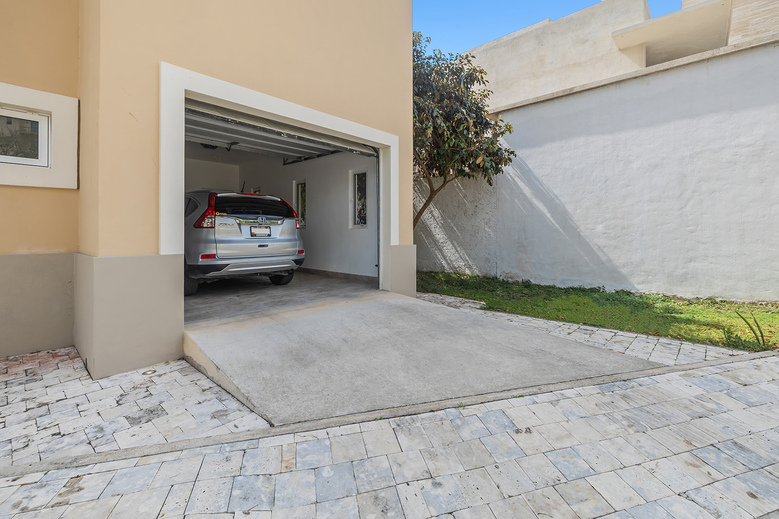 LOT 14 — vista 6