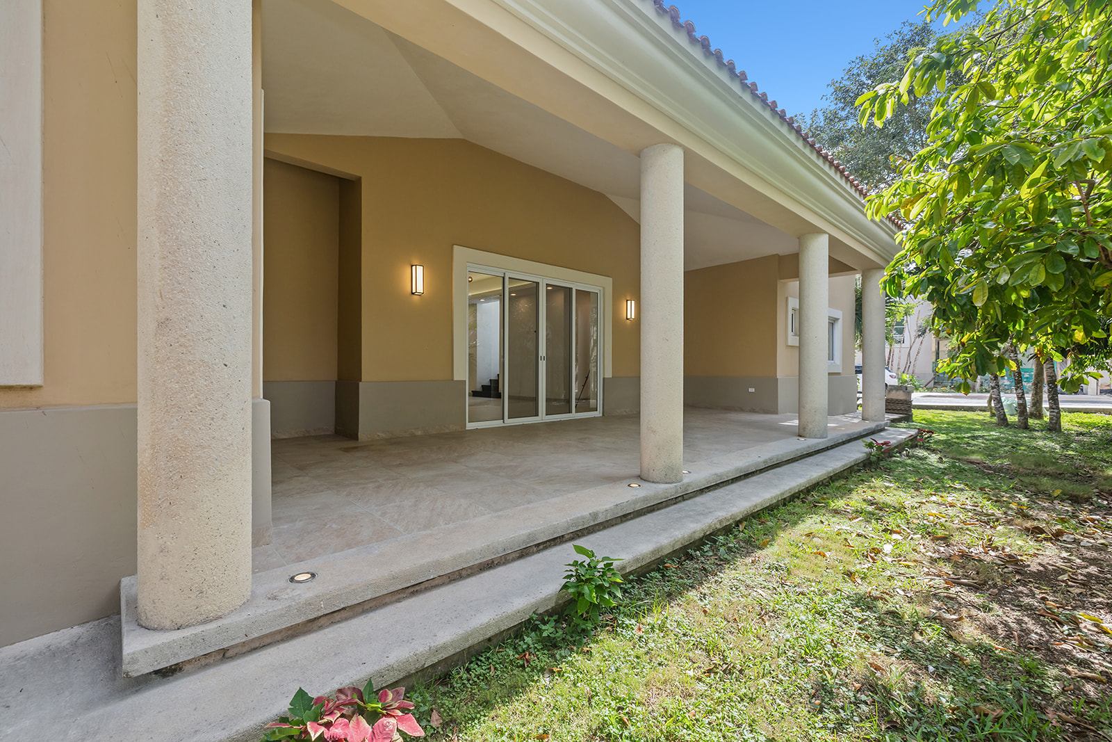 LOT 14 — vista 12